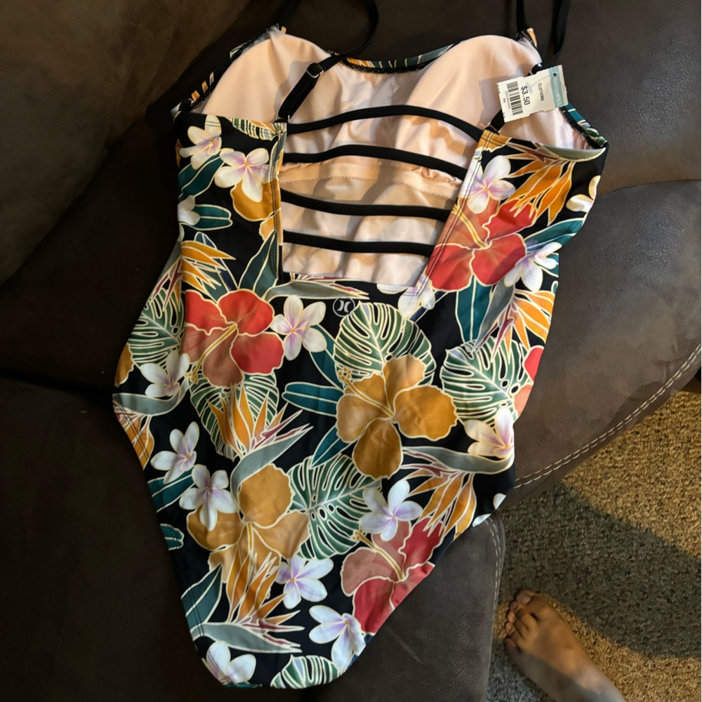 Caribbean Dreamin Hurley swimsuit.